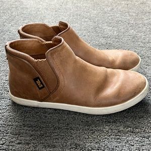 Teva pull on women’s boots